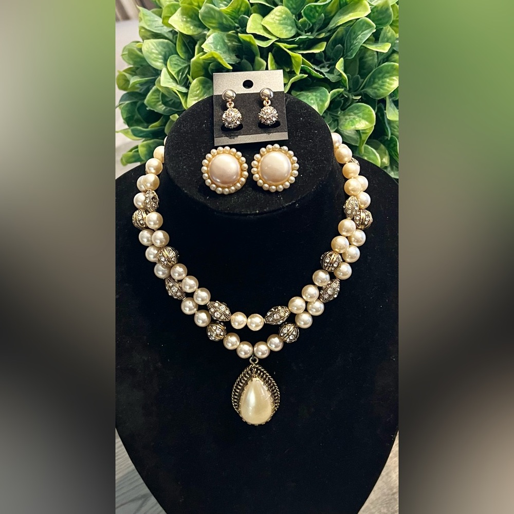 🔥 VINTAGE 3 PIECE SET-GORGEOUS PEARL AND DIAMOND CRYSTAL ELEGANT CLASSIC🔥